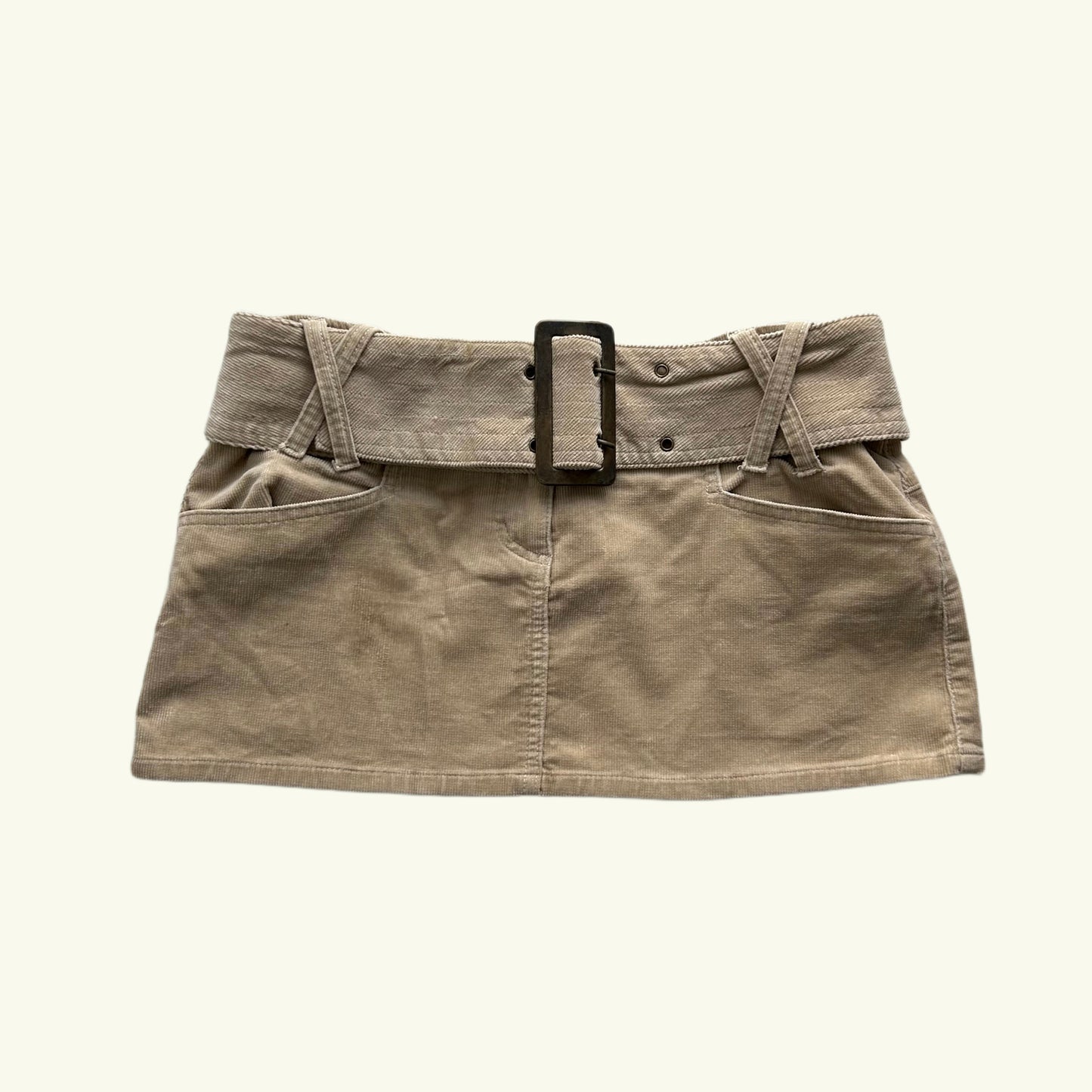 Spódniczka z klamrą