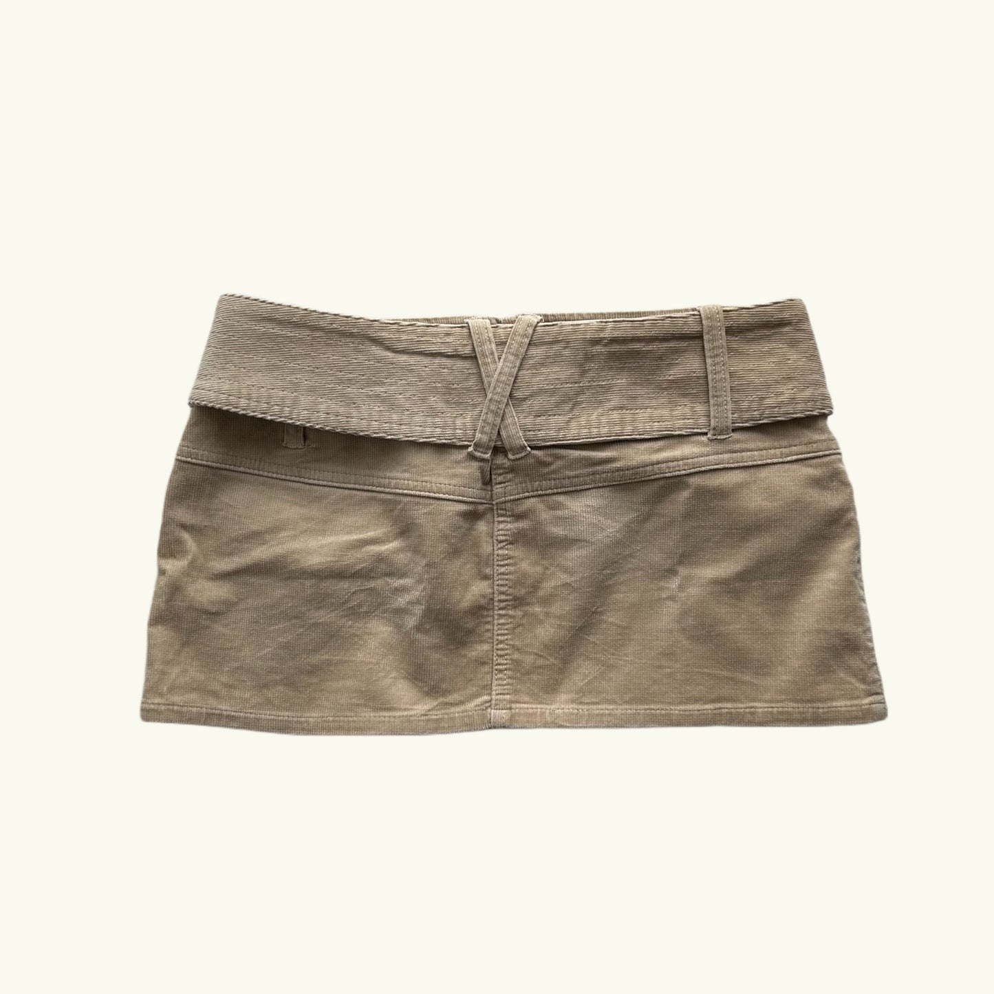 Spódniczka z klamrą